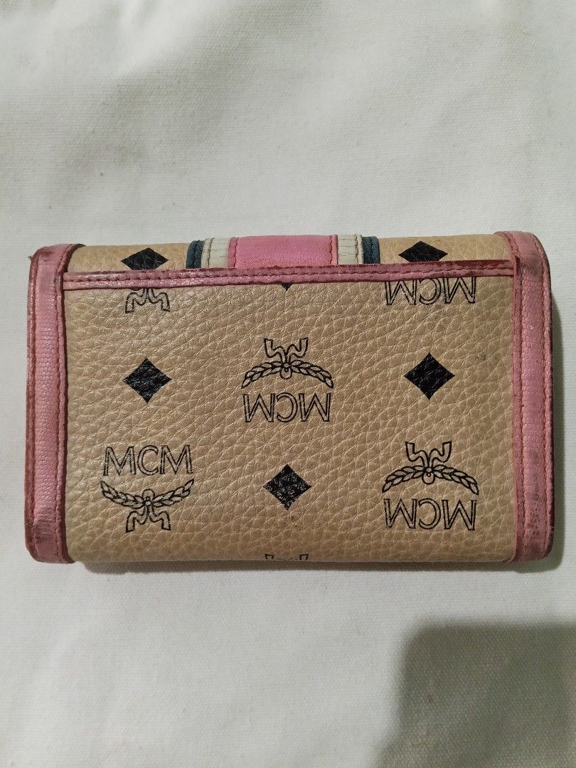 MCM WALLET (Category: Luxury Bags & Wallets) located in Manila. Submitted by pagodnicole50491 (Listing ID 1469001286, Image 2). Description: .