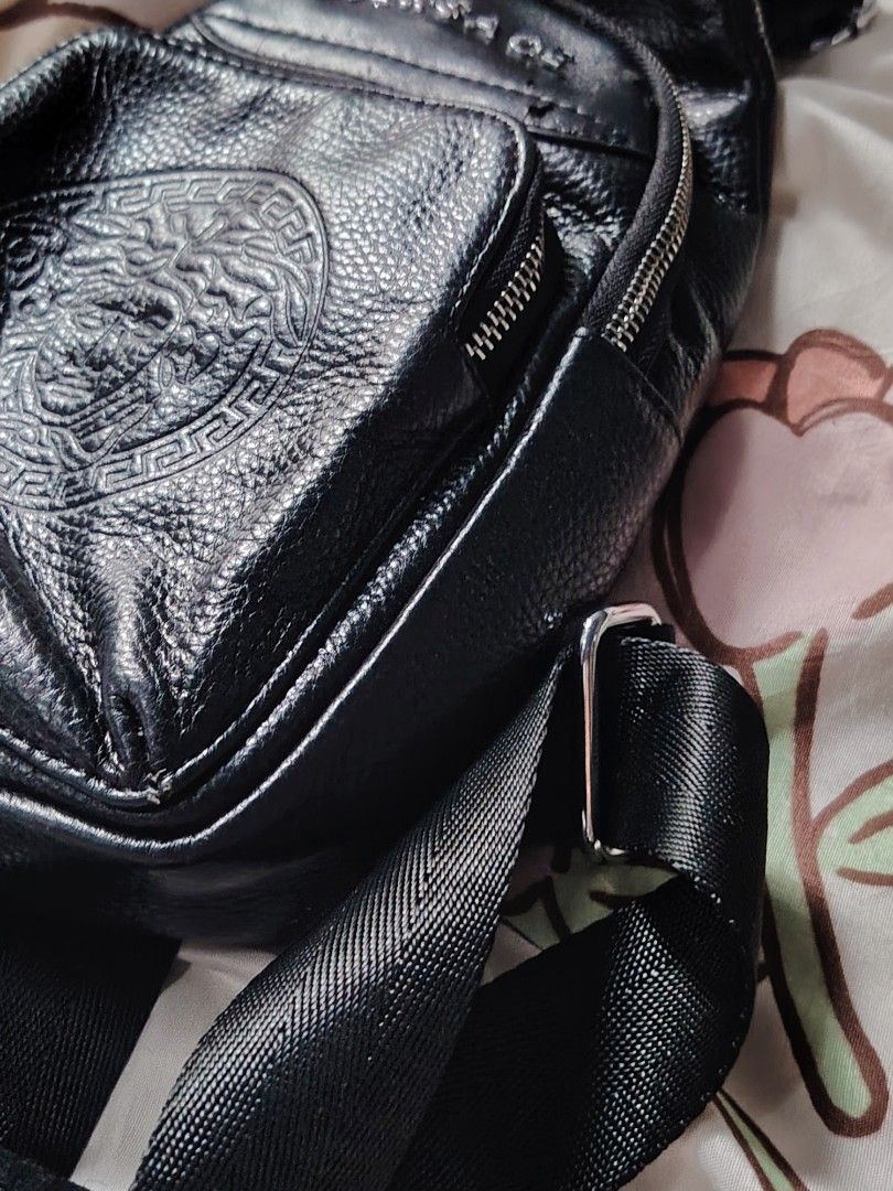 medusa versace sling bag 🐦‍⬛ (Category: Cross-body Bags) located in Hermosa. Submitted by lcvelycath (Listing ID 1468986663, Image 3). Description: issue: none colors may vary due to lightning & quality 𐙚 °. check details before mine joy miners will be posted :> 𐙚 °. payment first °. mode of payment: Gc@sh mode of delivery: JNT 𐙚.