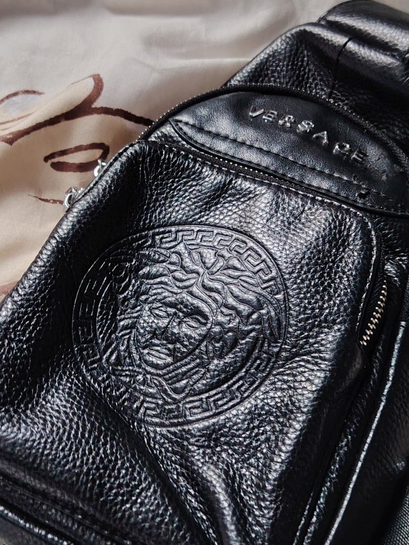 medusa versace sling bag 🐦‍⬛ (Category: Cross-body Bags) located in Hermosa. Submitted by lcvelycath (Listing ID 1468986663, Image 2). Description: issue: none colors may vary due to lightning & quality 𐙚 °. check details before mine joy miners will be posted :> 𐙚 °. payment first °. mode of payment: Gc@sh mode of delivery: JNT 𐙚.