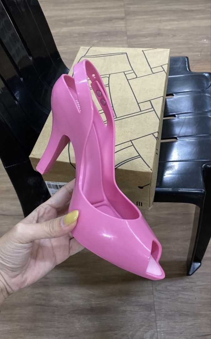 Melissa flats and heels (Category: Heels) located in Makati City. Submitted by melanieala71509 (Listing ID 1469046855, Image 2). Description: Melissa Flats and Heels Size: 6 (true to size) if buy 2, i can give 1,200 each if buy 3, i can give 1,000 each.