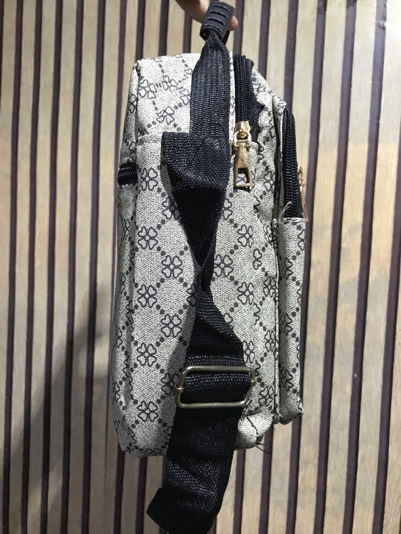 Men sling bag (Category: Sling Bags) located in San Pedro. Submitted by m.c.s.shop (Listing ID 1469087133, Image 2). Description: .