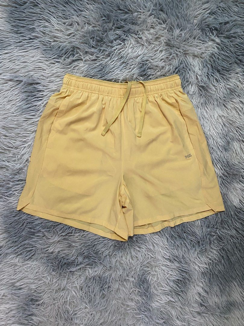 Men’s DSG Sporting Gear Running Shorts (Category: Activewear) located in Carmen. Submitted by yawbuangaka (Listing ID 1468994871, Image 2). Description: Men’s DSG Sporting Gear Running Shorts Soft Yellow Small Waistline - 30 Length - 16 Excellent.