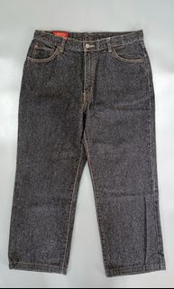 (Category: ) located in . Submitted by aydenthriftwear (Listing ID 1468955531, Image 1). Description: .