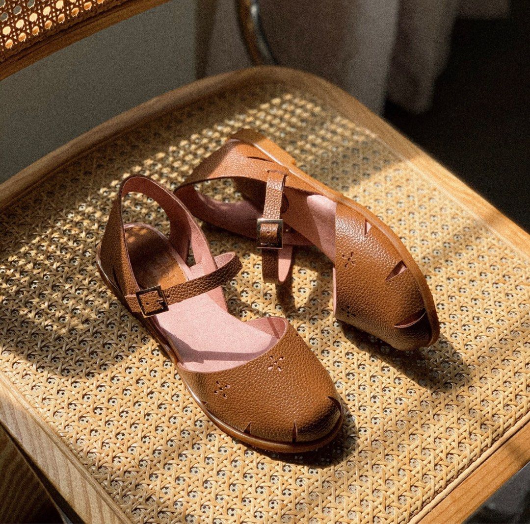 Meraniel Brown Leather Bernabeth Sandals (Category: Flats & Sandals) located in Taytay. Submitted by sandgraffiti (Listing ID 1468943588, Image 1). Description: -cow genuine leather straps and insoles – double padded soft insoles – scratch resistant rubber sides – non-skid rubber outsoles – marikina local brand - retail price is 2,890 - actual photos posted RFS: im 7.5. this fits 7 us womens .