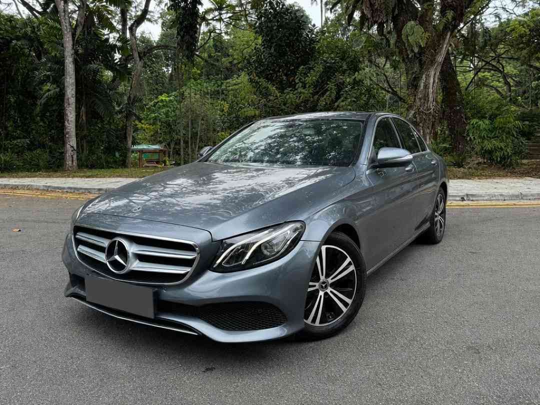 Mercedes-Benz E-Class Saloon 2016 E180 Avantgarde (A) (Category: Used Cars) located in Singapore. Submitted by carousell_certified_partners (Listing ID 1469108372, Image 1). Description: Only 1 owner, C&C unit! The design of e180 equipment lines and a sophisticated range of luxury with every touch to fulfil your driving experience! The interior of the e-Class featured seating concept and high Class appeal offers unrivalled comfort, underlining th