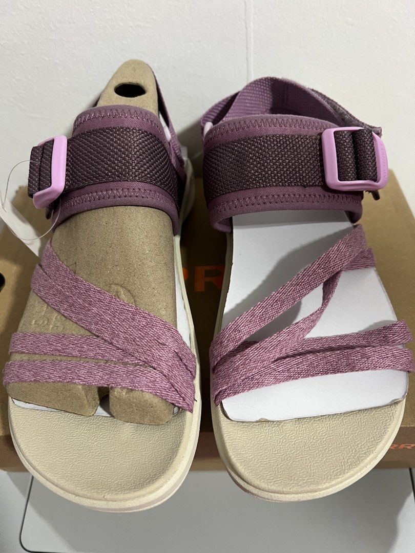 MERRELL DISTRICT 4 STRAP SANDALS SIZE 6 (Category: Sandals) located in Baguio. Submitted by kyrawang22 (Listing ID 1468986849, Image 2). Description: .