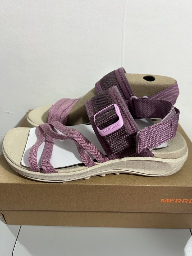 MERRELL DISTRICT 4 STRAP SANDALS SIZE 6 (Category: Sandals) located in Baguio. Submitted by kyrawang22 (Listing ID 1468986849, Image 1). Description: .