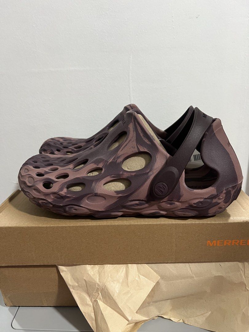 MERRELL HYDROMOC WOMEN SIZE 9 (Category: Sneakers) located in Baguio. Submitted by kyrawang22 (Listing ID 1468977493, Image 1). Description: .