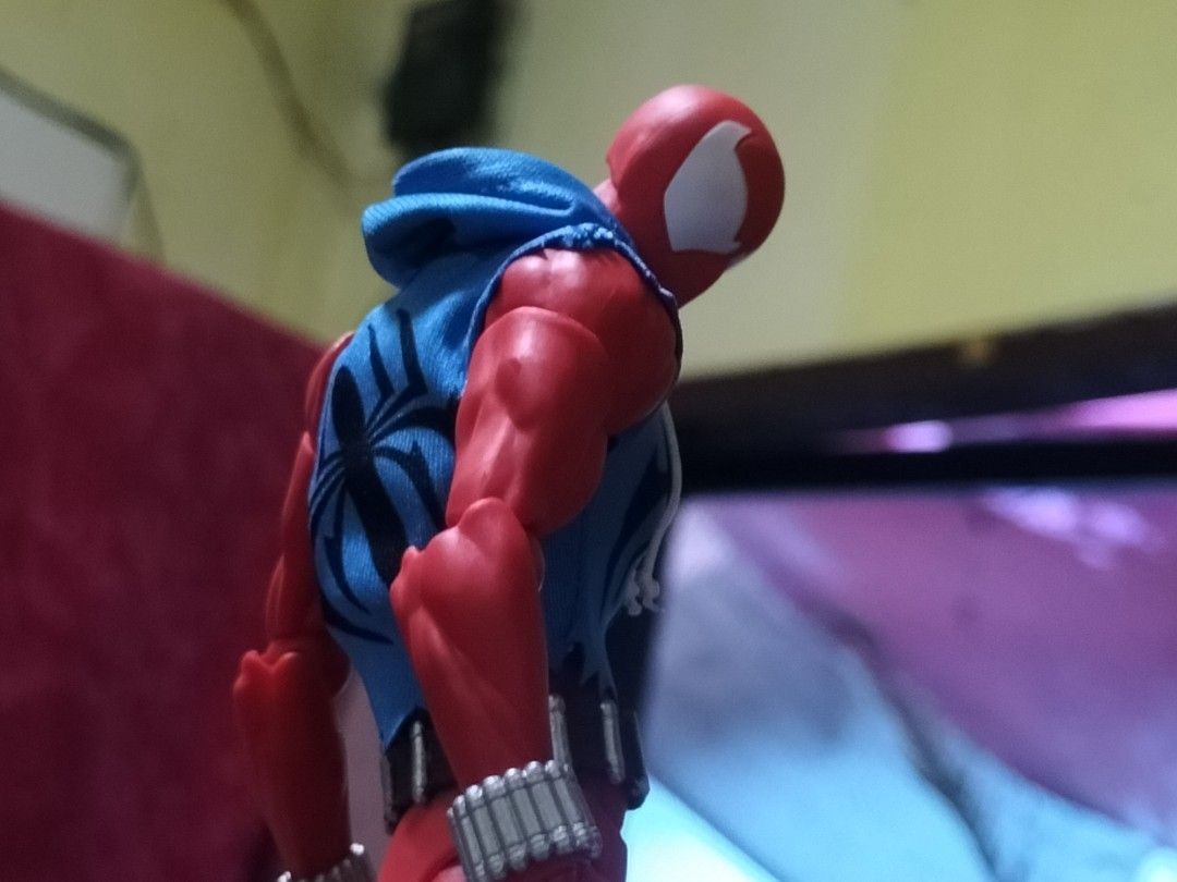 Mess Toys Scarlet Spider (Category: Figurines & Statues) located in Angeles City. Submitted by bebibeeeeear (Listing ID 1469106008, Image 1). Description: Honest issue: Unfinished cel shading custom. But the overall figure is in great condition. .