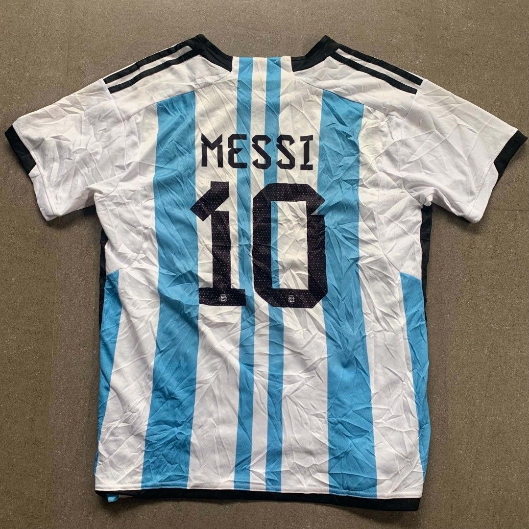 MESSI (Category: Activewear) located in Manila. Submitted by silentocean_2ad617 (Listing ID 1469060078, Image 3). Description: MESSI size:XL 23 x 29 Good condition color rate:9.5/10 Need wash MINE:300.