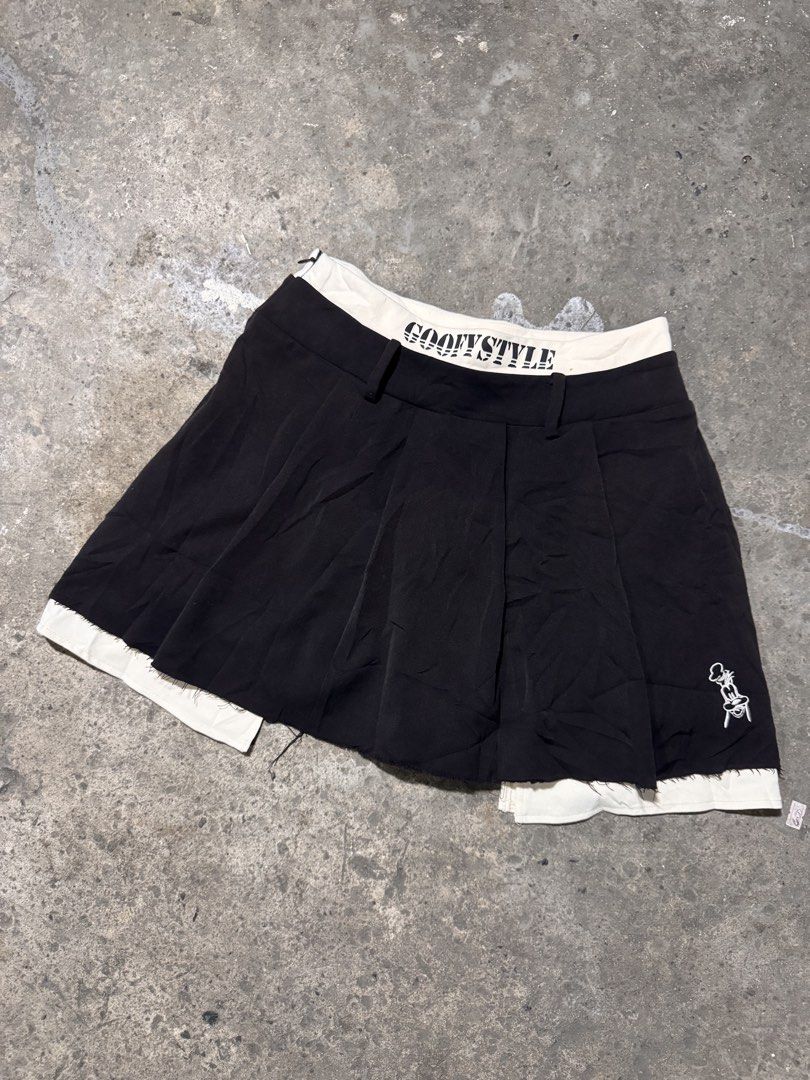 Metersbonwe x Disney (Category: Skirts) located in Pasig City. Submitted by dripthrift1600 (Listing ID 1469082183, Image 1). Description: - Goofystle - Good Condition - Issue: None - Dimes: 28x16.