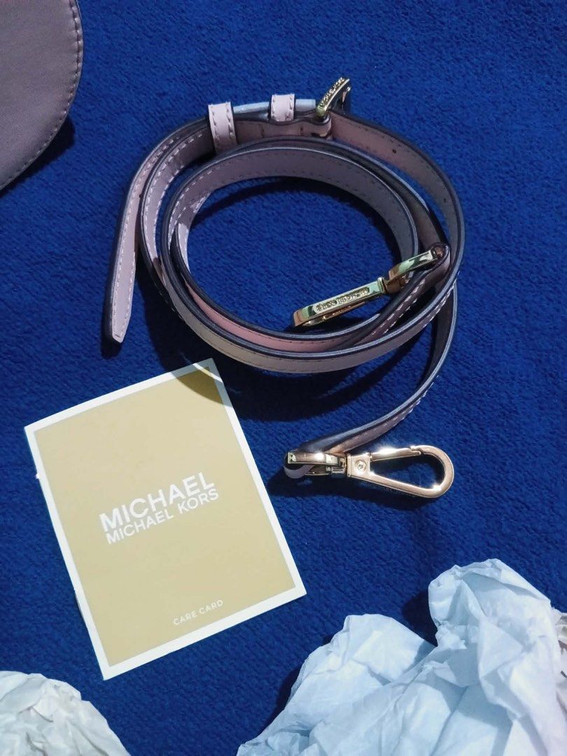 Michael Kors Aidy Small Bucket Bag (Category: Cross-body Bags) located in Cebu City. Submitted by sassychickscloset (Listing ID 1468956082, Image 3). Description: Guaranteed Original Michael Kors Aidy Small Bucket Bag ✔️ Like new with tag ✔️ Onhand & ready to ship ✔️ Guaranteed authentic ✔️ Comes with adjustable strap ✔️ Flaws: Light yellowish color on some tiny areas of the inside canvass, washable though ✔️ Lightweight yet spacious for your ess