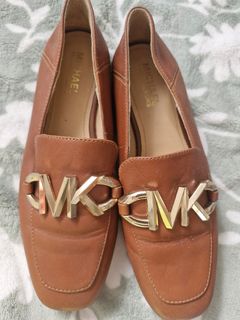 (Category: ) located in . Submitted by mycloset525clotheshoppe (Listing ID 1468931351, Image 1). Description: .