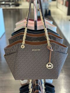(Category: ) located in . Submitted by psauthenticbags (Listing ID 1468943232, Image 1). Description: .