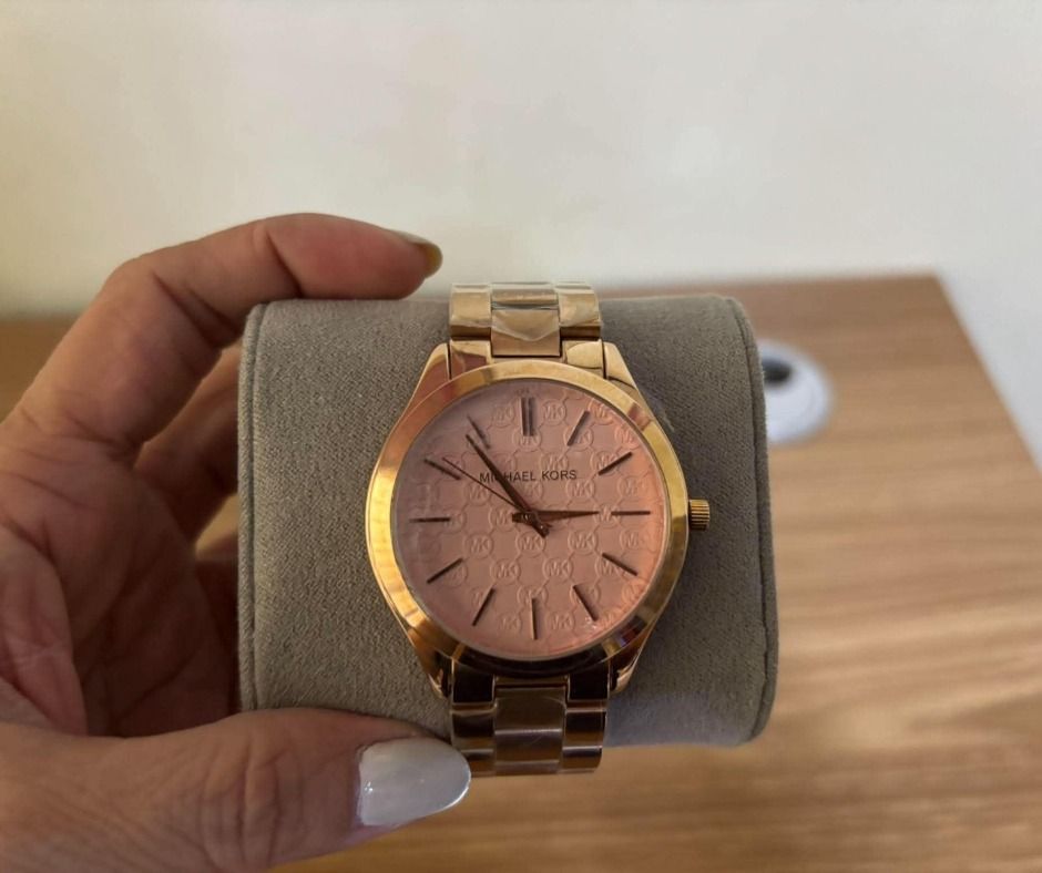 Michael Kors Ladies Watch Runway (Category: Luxury Watches) located in Davao. Submitted by purple_stitch87 (Listing ID 1468971834, Image 2). Description: COMPLETE INCLUSION.