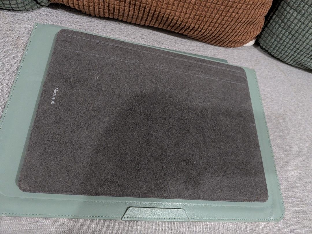Microsoft Surface Pro 11th Gen with Flex Keyboard+Slim Pen (Category: Laptops & Notebooks) located in Manila. Submitted by noblefalcon-2d84 (Listing ID 1469002344, Image 2). Description: SELLING!!! Surface Pro 11th Gen - 512GB Black 13" version --- Price 85K but is negotiable --- Snapdragon X Only used for a month, no issues just not for me Great for work on the go with stellar battery life Inclusions: - Unit+Charger - Matte screen protector inst