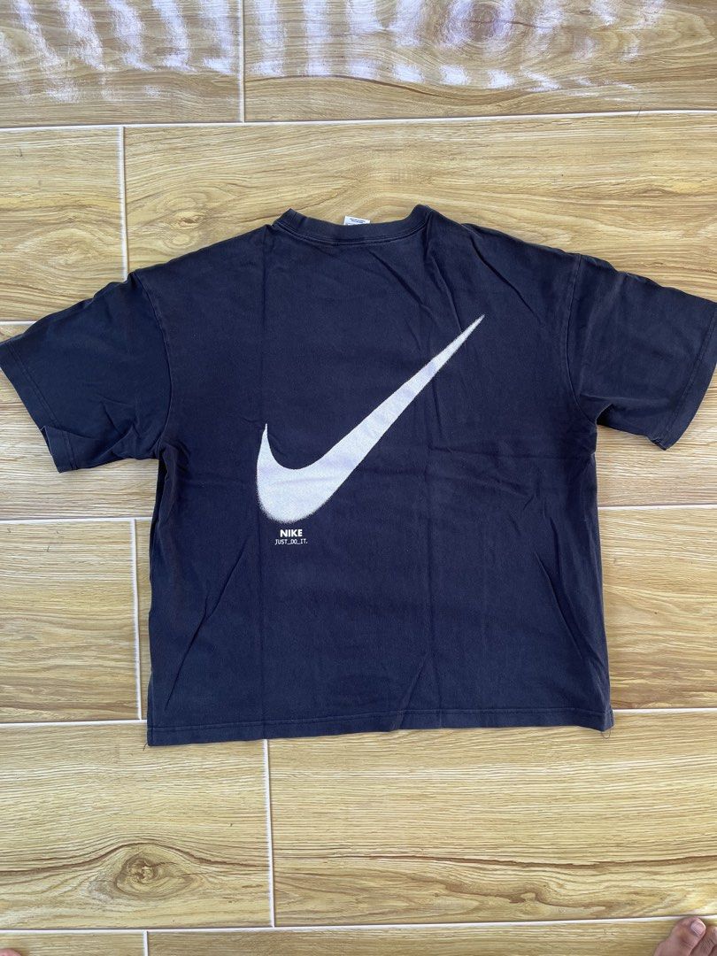 Mid swoosh Nike with big logo (Category: Tshirts & Polo Shirts ) located in Buenavista. Submitted by jamesthrift0001 (Listing ID 1469040072, Image 2). Description: .