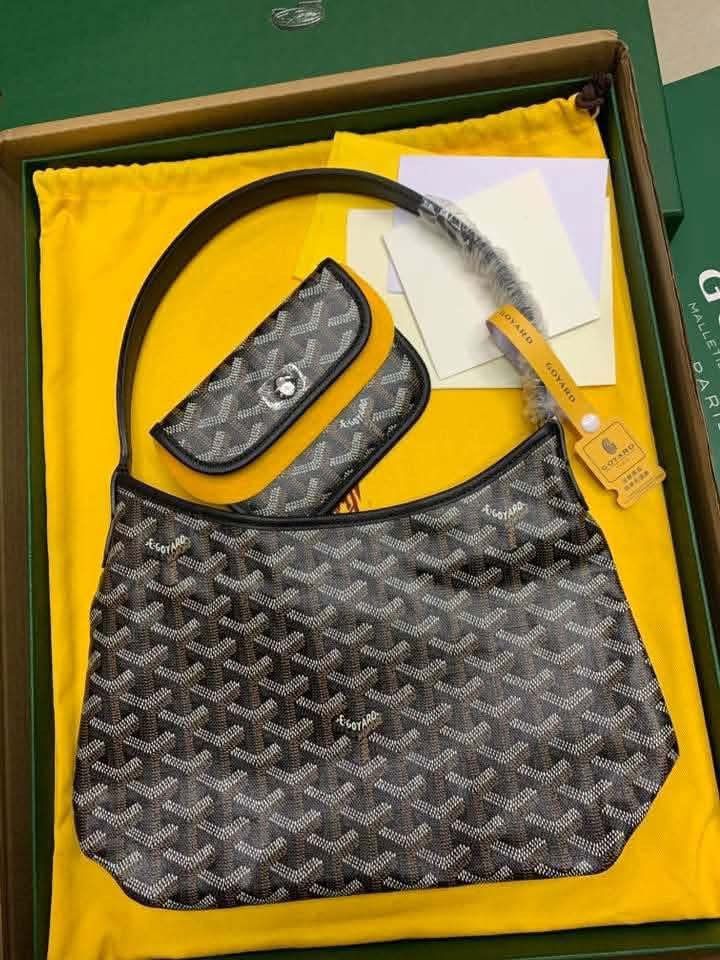 Mini Boheme hobo goyard (Category: Luxury Bags & Wallets) located in Paranaque City. Submitted by kgmgiftedph20 (Listing ID 1468931482, Image 1). Description: Complete inclusion With box, dustbag and paperbag.