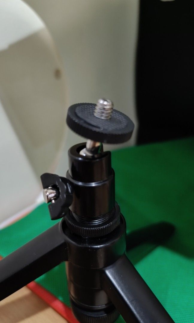 MINI DESKTOP TRIPOD FOR CAMERAS (Category: Camera Bags & Carriers) located in Midsayap. Submitted by macoy.picker (Listing ID 1468939605, Image 2). Description: Metal Material Mini and Compact Lightly Used 450 + SF.