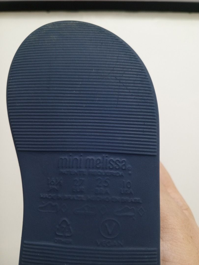 Mini Melissa Blue Sandals (Category: Babies & Kids Fashion) located in Antipolo. Submitted by krystleandkirstenpreloves (Listing ID 1469061838, Image 1). Description: Mini Melissa Sandals US 10 / EU-27 Outgrown sandals Goods pa po, need lang linisin Thanks! .