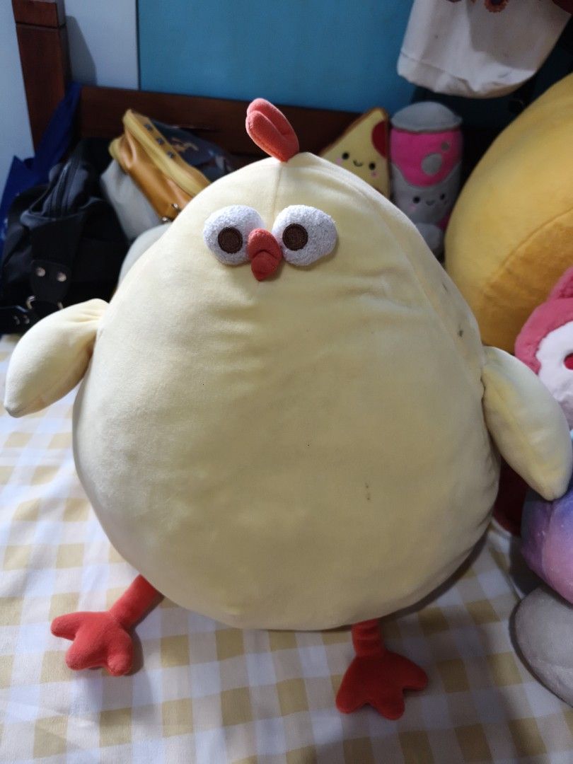 Miniso Dundun Chicken Plush (Category: Plushies & Soft Toys) located in Quezon City. Submitted by cade_solato (Listing ID 1468966475, Image 1). Description: - slight stains at the side.