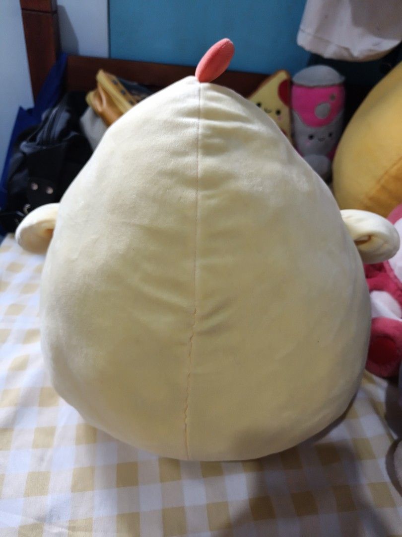 Miniso Dundun Chicken Plush (Category: Plushies & Soft Toys) located in Quezon City. Submitted by cade_solato (Listing ID 1468966475, Image 2). Description: - slight stains at the side.