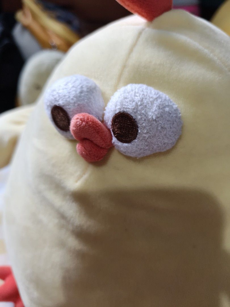 Miniso Dundun Chicken Plush (Category: Plushies & Soft Toys) located in Quezon City. Submitted by cade_solato (Listing ID 1468966475, Image 3). Description: - slight stains at the side.