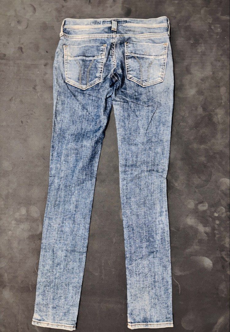 Miss Sixty Light Washed Denim Jeans (Category: Jeans) located in Manila. Submitted by erxm.thrift (Listing ID 1469080398, Image 2). Description: .