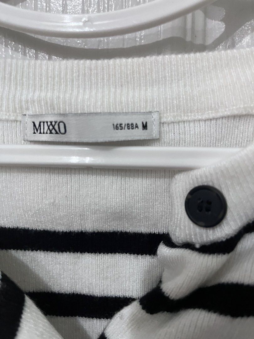 Mixxo stripe cardigan (Category: Coats, Jackets and Outerwear) located in Antipolo. Submitted by asdfghjkl66931 (Listing ID 1469160252, Image 2). Description: Very soft. Korean brand.