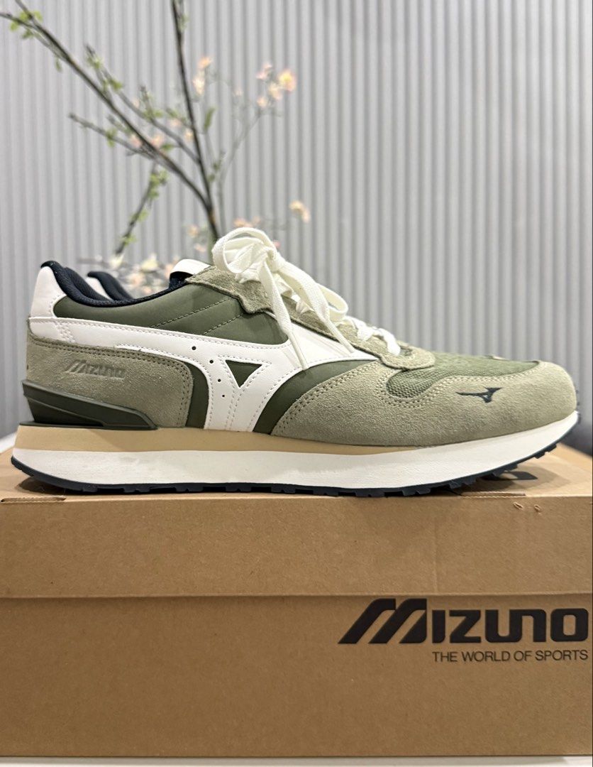 Mizuno RB 87 (Category: Sneakers) located in Manila. Submitted by dr.sheldon (Listing ID 1469077084, Image 1). Description: - Brand: Mizuno - Style: Classic retro runner - Colorway: Green and white with dark blue collar lining and white laces - Materials: Premium suede and mesh upper - Size: US 9 / UK 8 / EUR 42 - Inclusions: replacement box - Condition: Excellent, well-maintained.