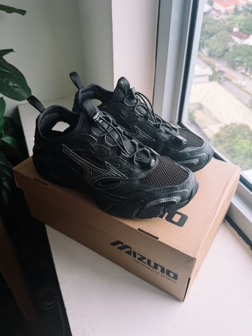 Mizuno Sportstyle MXR Sandal (Category: Casual Shoes) located in Muntinlupa City. Submitted by erikuhmm (Listing ID 1468970182, Image 1). Description: Mizuno Sportstyle MXR Sandal Selling my Mizuno Sportstyle MXR Sandal, bought in Japan. Details: - Brand: Mizuno - Model: Sportstyle MXR Sandal - Model code: D1GA262A02 - Size: 25.5 cm / US 7.5 / UK 6.5 / EUR 40 Reason for selling: Too small for me. Bought in Japan. Selling for 4,980 Message me if i