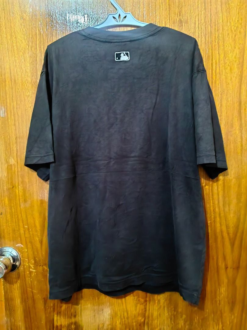 MLB (Category: Tshirts & Polo Shirts ) located in Caloocan City. Submitted by carolanglu40603 (Listing ID 1468993893, Image 3). Description: .