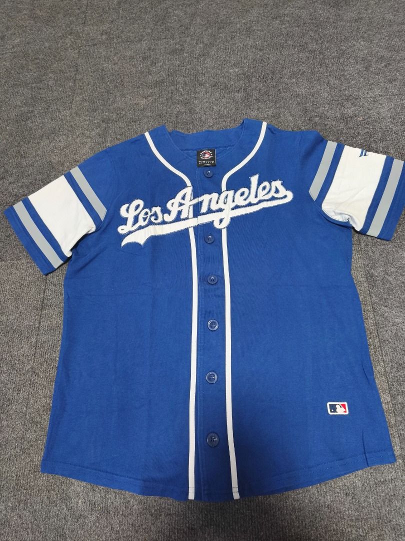 MLB Geniune Merchandise Fanatics, LA Dodgers, medium (Category: Tshirts & Polo Shirts ) located in Imus. Submitted by sellinthrift (Listing ID 1468988256, Image 1). Description: PRE-LOVED / DECLUTTERING SALE 🏷️ MLB Geniune Merchandise Fanatics, LA Dodgers Quick Details: • Size: Medium • Condition: 9/10 • Inclusions: T-shirt only • Issue/Notes: Pre-loved, very good condition, seldom used Price: ₱895+SF (Slightly negotiable for quick pickup) Pm fo