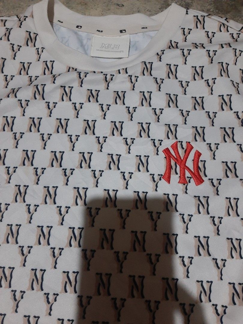 MLB new york yankees (Category: Dresses) located in General Santos City (Dadiangas). Submitted by thrift_raid (Listing ID 1469011775, Image 2). Description: classic monogram all over print cream/white colorway small.