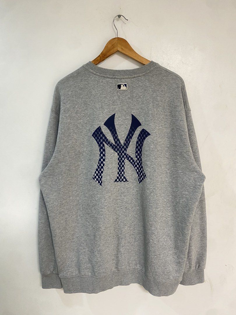 MLB NY YANKEES CREWNECK SWEATER (Category: Hoodies) located in Santa Rosa. Submitted by looted_thrifts (Listing ID 1468983064, Image 2). Description: MLB NY YANKEES CREWNECK SWEATER - EXCELLENT CONDITION - AUTHENTIC/LEGIT - SIZE XXL ON TAG (CAN FIT TO XL) - WIDTH: 26 - LENGTH: 30 - 9.8/10 COLOR RATE - ISSUE: CUT NECK TAG ONLY (COMPLETE WASHTAG) 📥 DM TO PURCHASE.