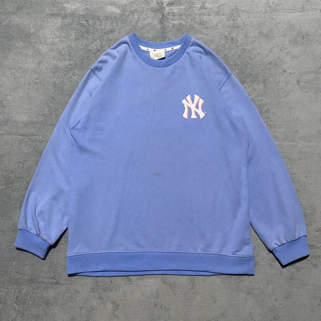 MLB NY Yankees Sweater (Category: Hoodies) located in Cavite. Submitted by kali_galleria (Listing ID 1468941243, Image 2). Description: Available 🏷️ MLB NY Yankees Sweater • Excellent Condition: 9.7 • Color rate: 9.7 • Width: 23 • Length: 27 • Best Fit: L-XL • Issue: washable dirt 🏷️550 + SF “Thrift with your fingertip👆🏼”.
