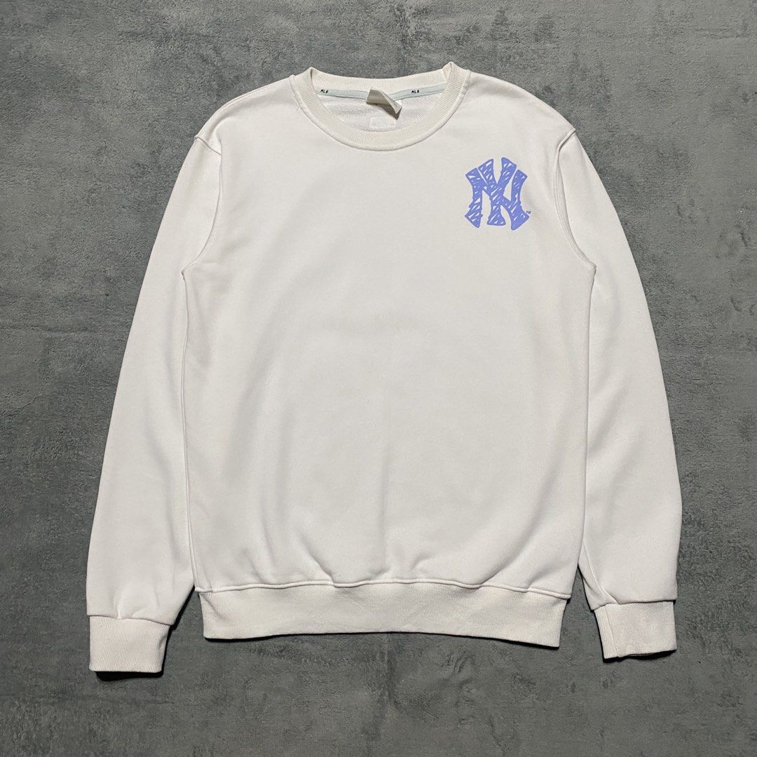 MLB NY Yankees Sweater (Category: Hoodies) located in Cavite. Submitted by kali_galleria (Listing ID 1468942933, Image 2). Description: Available 🏷️ MLB NY Yankees Sweater • Excellent Condition: 9.5 • Color rate: 9.5 • Width: 21 • Length: 25 • Best Fit: M • Issue: 🏷️500 + SF “Thrift with your fingertip👆🏼”.