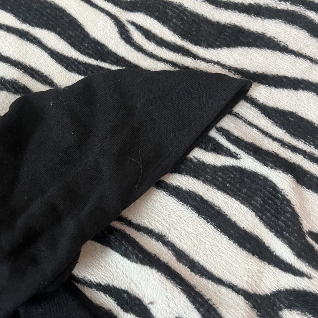 Mmy number jacket (Category: Coats, Jackets and Outerwear) located in Manila. Submitted by royaldripmanila (Listing ID 1468930345, Image 3). Description: No issue W27 L25 Boxy fit.