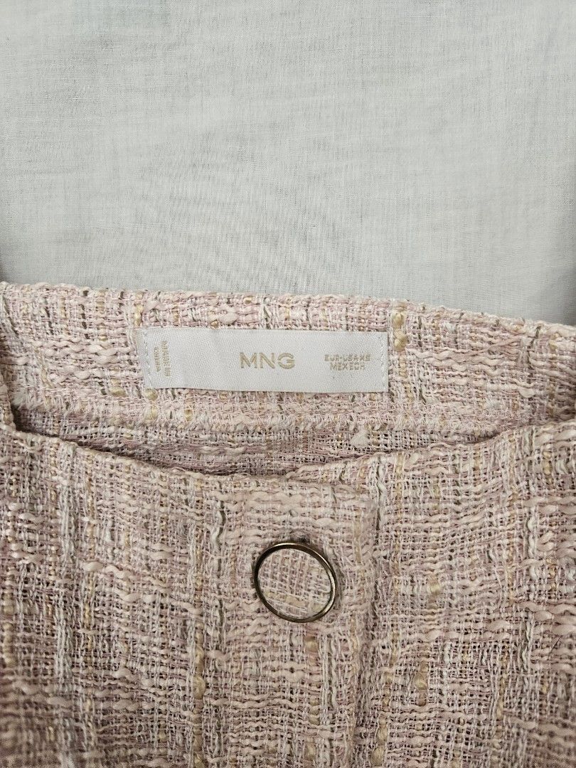 MNG Mango Pink Tweed Crop Top (Category: Sleeveless) located in Quezon City. Submitted by _pcloset (Listing ID 1469005360, Image 3). Description: - Brand: Mango (MNG) - Style: Tweed crop top with straight neckline - Color: Pink with subtle metallic threading - Details: Thick shoulder straps, functional button-down front with 4 metallic round buttons - Fit: Short length, pairs perfectly with high-waisted bottoms - Condition: Excellent / Ready to s