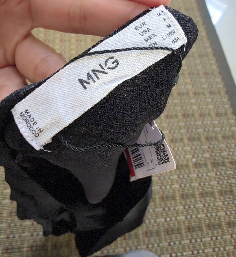 MNG top (Category: Others Tops) located in Baguio. Submitted by jz_finds (Listing ID 1468942378, Image 3). Description: Medium.