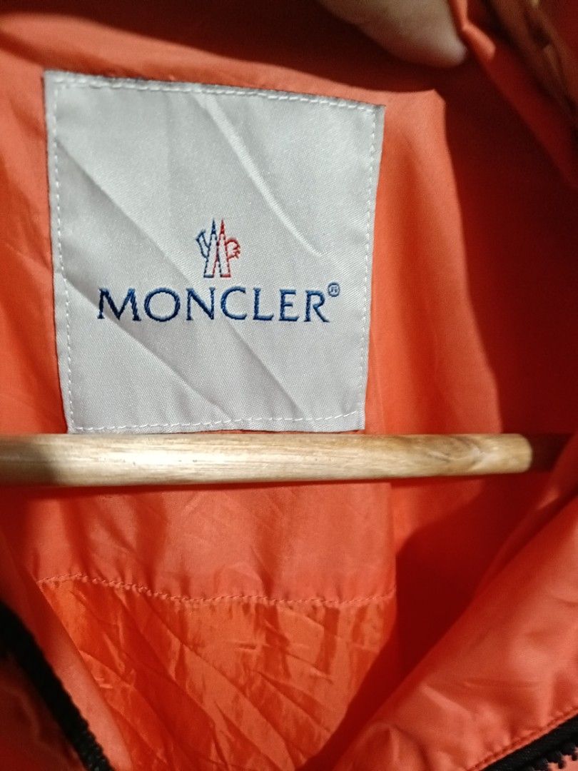 Moncler Antoine Nylon WindBreaker Jacket (Category: Coats, Jackets and Outerwear) located in Las Pinas. Submitted by bckhood_thrift_store (Listing ID 1468992316, Image 3). Description: Moncler Antoine Nylon WindBreaker Jacket (OFF) Size Small pwede run sa Meduim Good Condition 8/10 Color Rate Issue: Slightly Fade Both Sleeves, Zipper Pull, Sewing Defect and Fraying (See Photos ⬇️) ₱200 💵 DM ME 📩📩 Laspiñas/Greenhills Loc 📍.