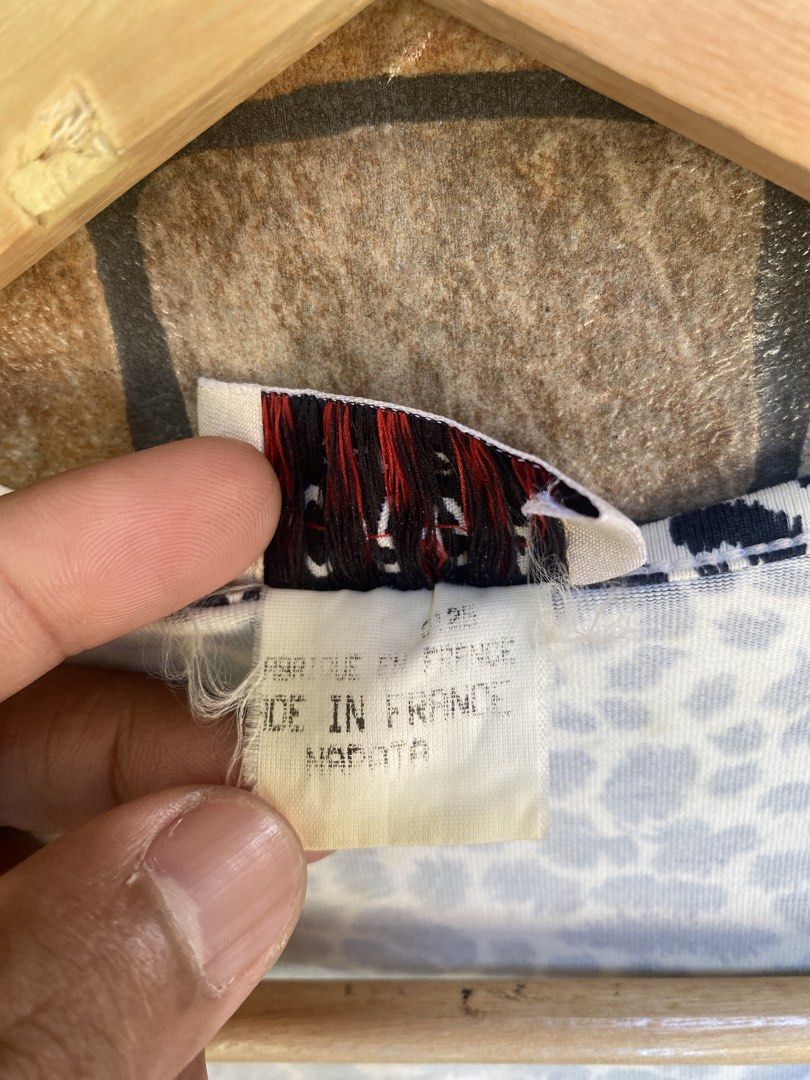MORGAN (Category: Blouses) located in Davao. Submitted by triptasthrift (Listing ID 1468932257, Image 3). Description: .