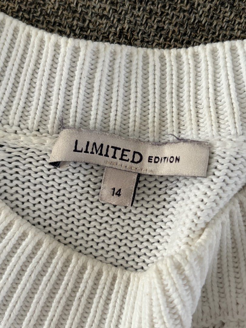 M&S Ivory Cherry Knit Sweater (Category: Longsleeves) located in Quezon City. Submitted by snoopiii (Listing ID 1469003351, Image 3). Description: RFS: Decluttering Loc: QC.