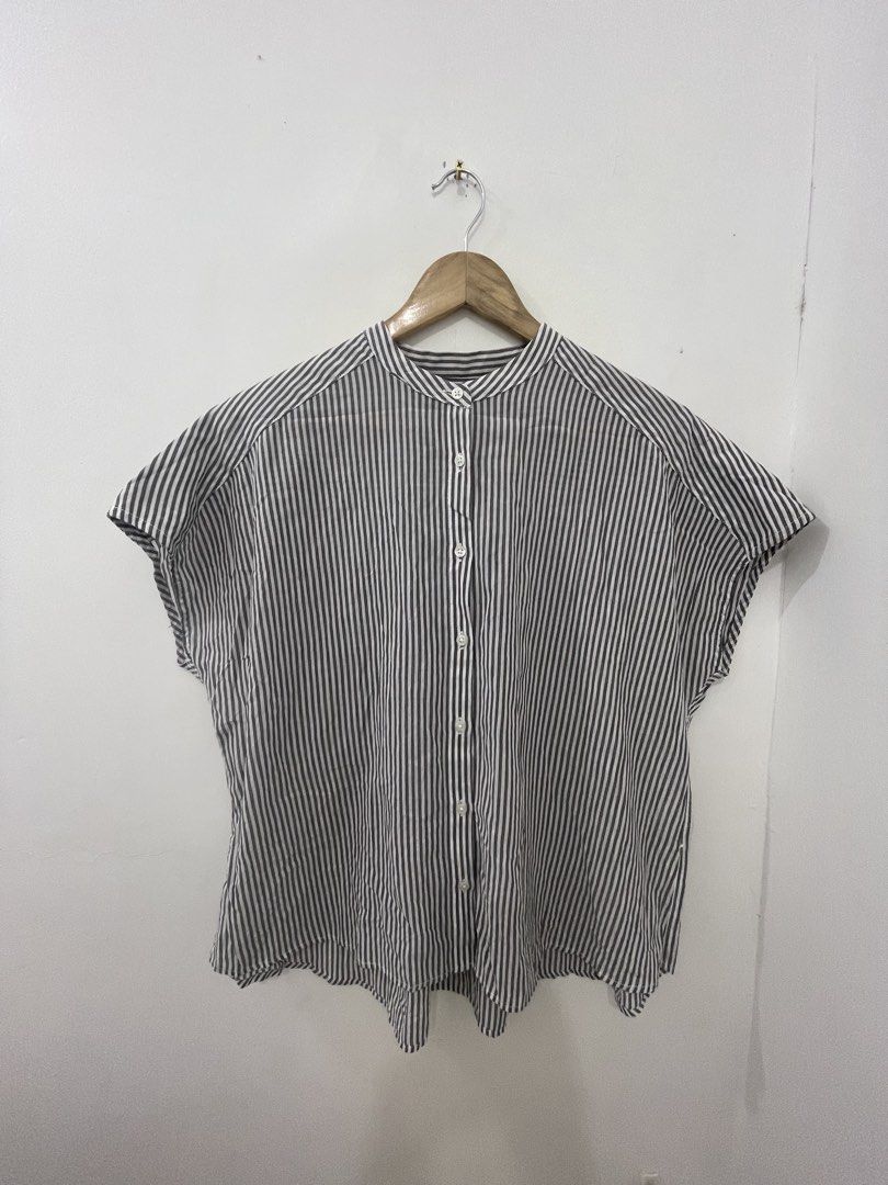 Muji Striped Relaxed fit (Category: Blouses) located in Mabalacat. Submitted by designerbrandsforless (Listing ID 1468965870, Image 2). Description: In great condition! Size/ xs-small Best fit medium.