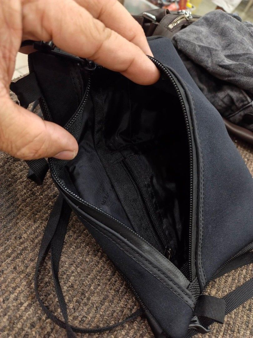 Mystery Wall Crossbody (Category: Sling Bags) located in Bacolod City. Submitted by johnthrift (Listing ID 1468936903, Image 3). Description: FOR SALE🚨 MYSTERY WALL OUTDOOR CREATOR SLING BAG EXCELLENT CONDITION PM📩.