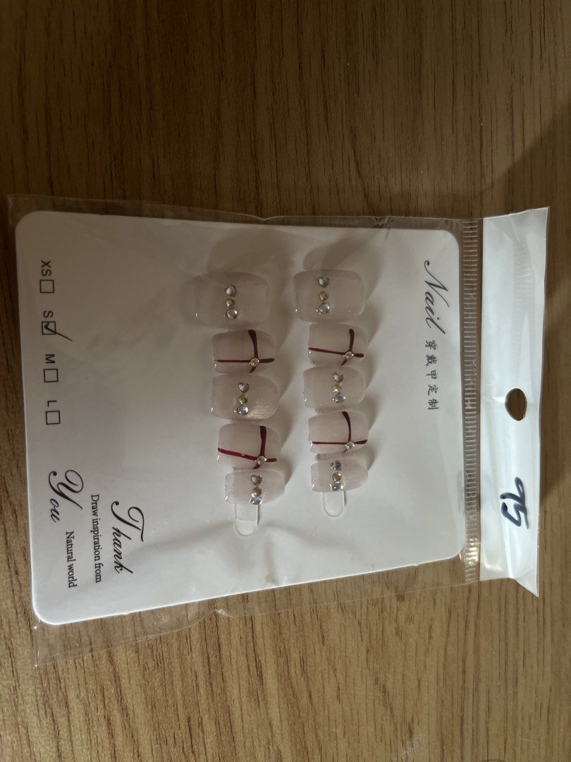 Nail Art Press-on Nails Size S (Category: Hands & Nails) located in Iloilo. Submitted by royalshark.62fd9c (Listing ID 1469050401, Image 1). Description: Minimum of three pcs kasi mahal yung sf Price starts at 95 to 150 With free kit - Condition: Brand new, unopened in original plastic packaging - Size: Small (S) - Shape: Mix - Feature: Easy to apply at home for a quick and stylish manicure change.