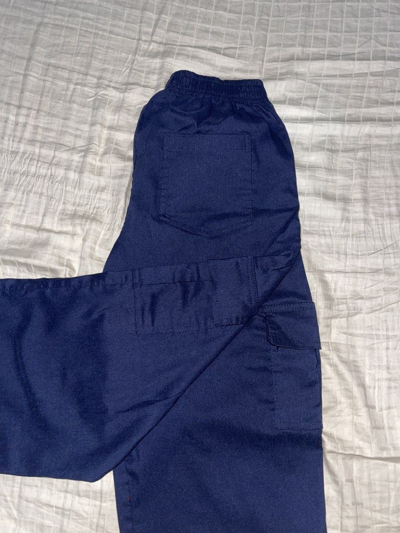 Navy Blue Elastic Waist Cargo Pants (Category: Other Bottoms) located in Naga. Submitted by annecaitlin3 (Listing ID 1469093969, Image 2). Description: MOP: Gcash only • Shipping fee will be shouldered by buyer.