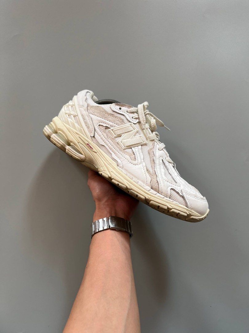 NB 1906R PROT PACK WHITE (9.5US) (Category: Sneakers) located in Baguio. Submitted by grabUrPairs (Listing ID 1469073106, Image 1). Description: EXCELLENT SIGNS OF USAGE ONLY 9.5US/27.5CM PAIR ONLY AUTHENTIC.