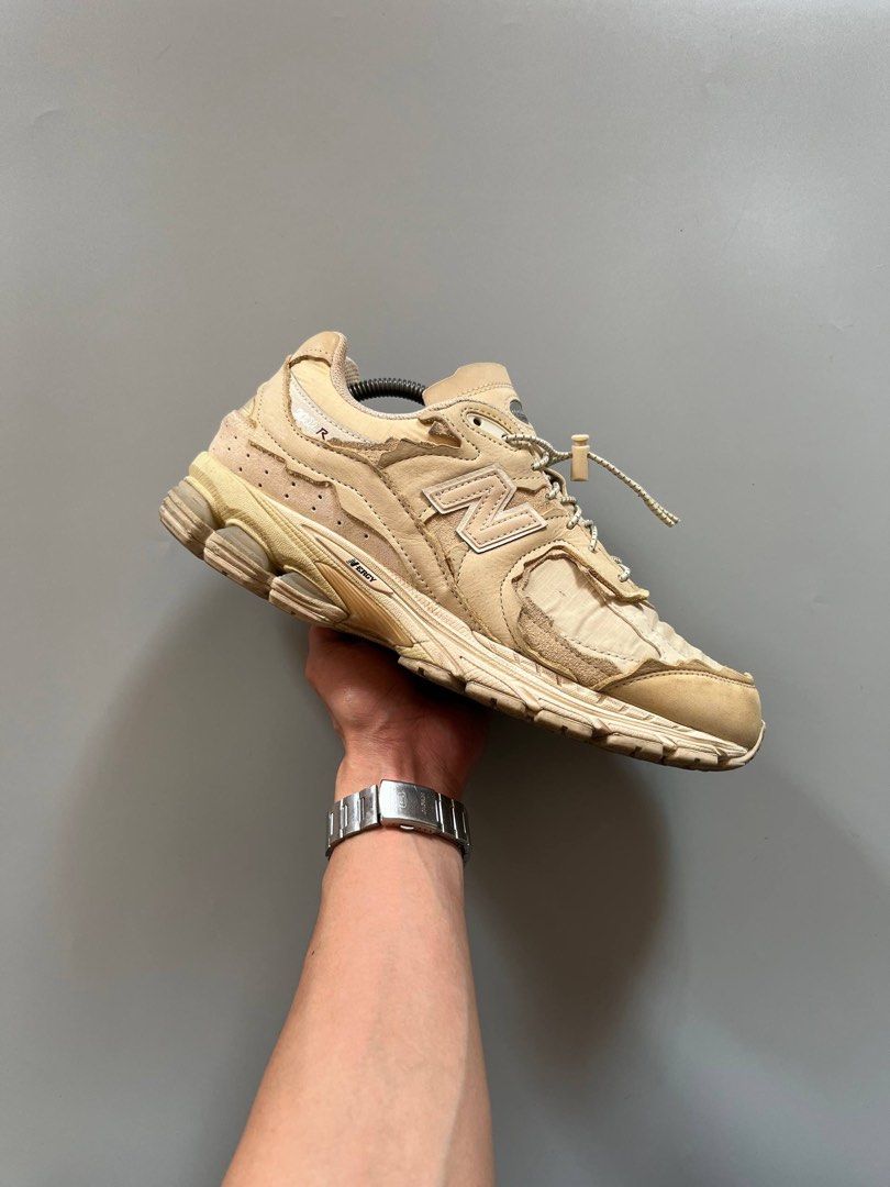 NB 2002R PROTECTION PACK SANDSTONE (9.5US) (Category: Sneakers) located in Baguio. Submitted by grabUrPairs (Listing ID 1469079943, Image 1). Description: EXCELLENT SIGNS OF USAGE 9.5US/27.5CM PAIR ONLY AUTHENTIC.
