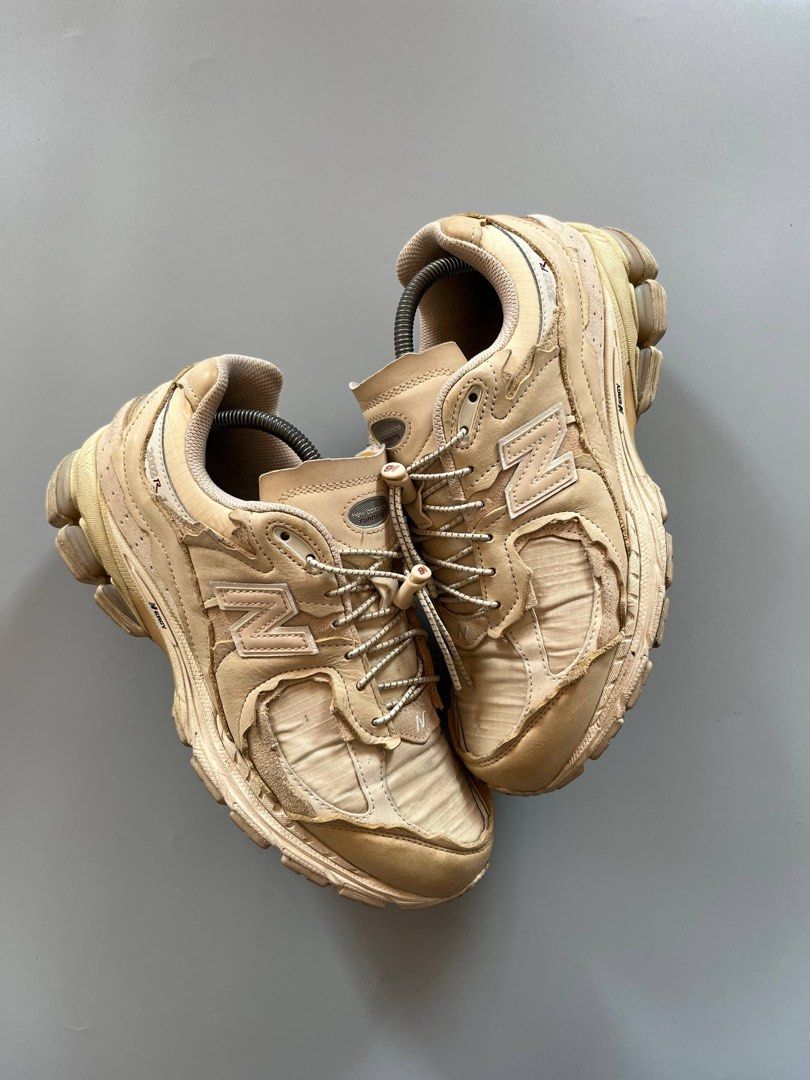 NB 2002R PROTECTION PACK SANDSTONE (9.5US) (Category: Sneakers) located in Baguio. Submitted by grabUrPairs (Listing ID 1469079943, Image 3). Description: EXCELLENT SIGNS OF USAGE 9.5US/27.5CM PAIR ONLY AUTHENTIC.